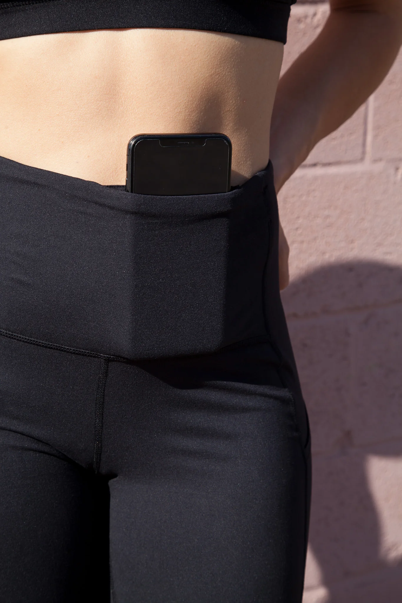 Solid Colour Active Leggings (w/ Pockets) - Image 5