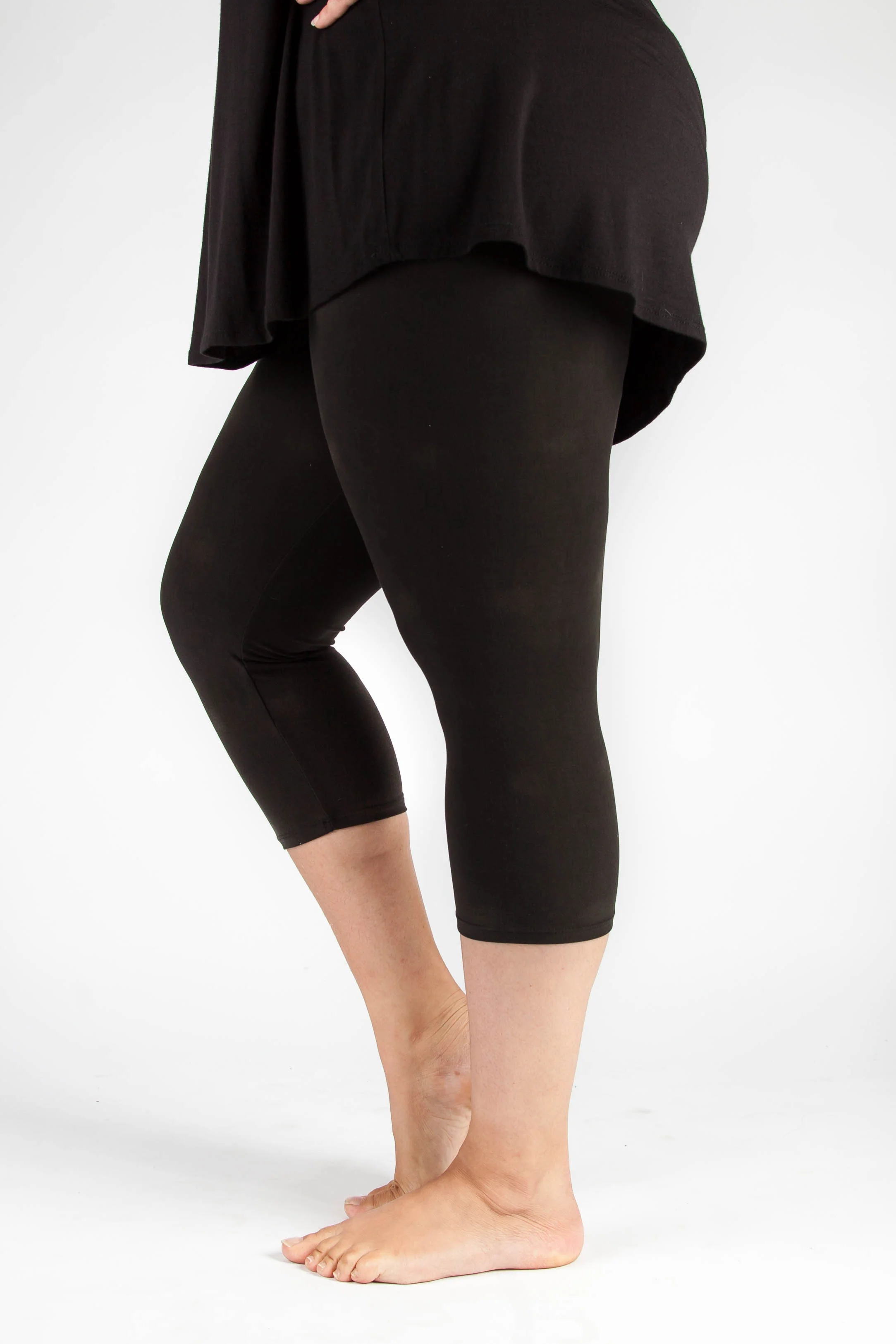Black Capris Large - Image 2