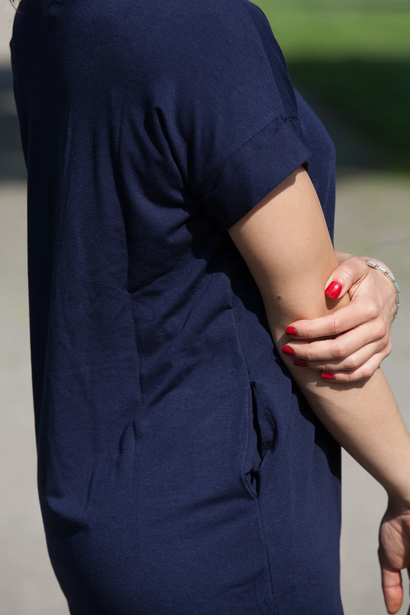 Rolled Short Sleeve V-Neck Dress (WITH POCKETS) - Image 3