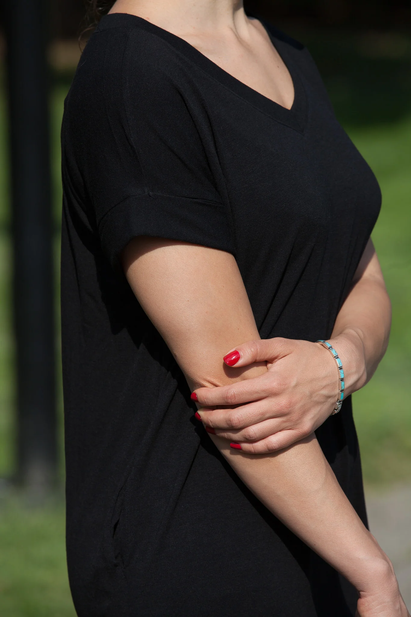 Rolled Short Sleeve V-Neck Dress (WITH POCKETS) - Image 5