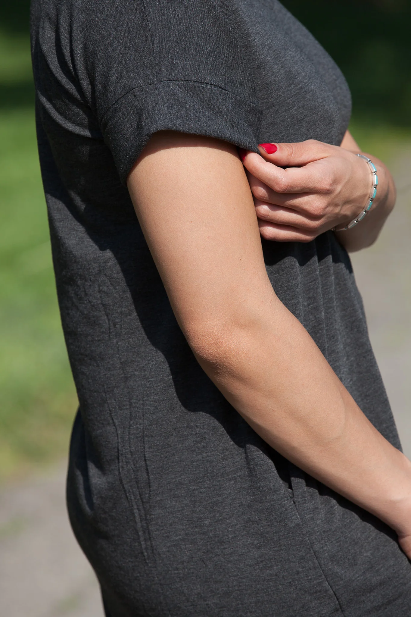 Rolled Short Sleeve V-Neck Dress (WITH POCKETS) - Image 8